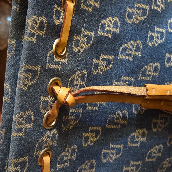 Dooney & Bourke Denim Monogram Bucket Bag EUC - Picture 11 of 14